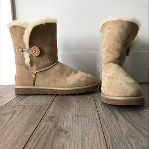 Ugg Bailey Button II